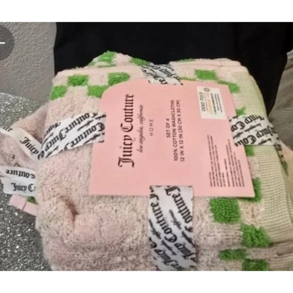 Juicy‎ Couture Home Logo Leopord Print Set of 4 Wash Towels- Green/Pink